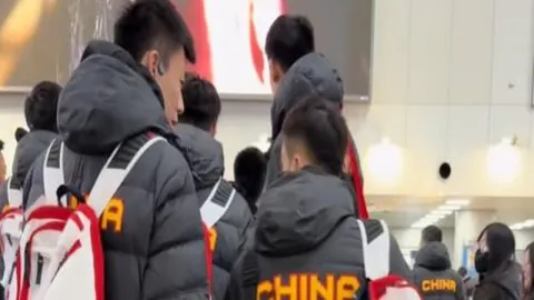 2025年广州曲棍球联赛循环赛收官，广东巴迪瑞队15秒惊险取胜，领跑积分榜