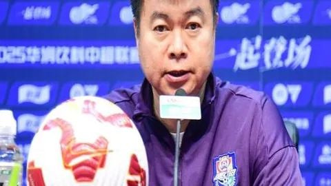 40岁C罗首发战数据：队内触球和评分皆垫底